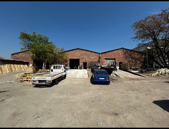 700M² WAREHOUSE TO LET IN KEW